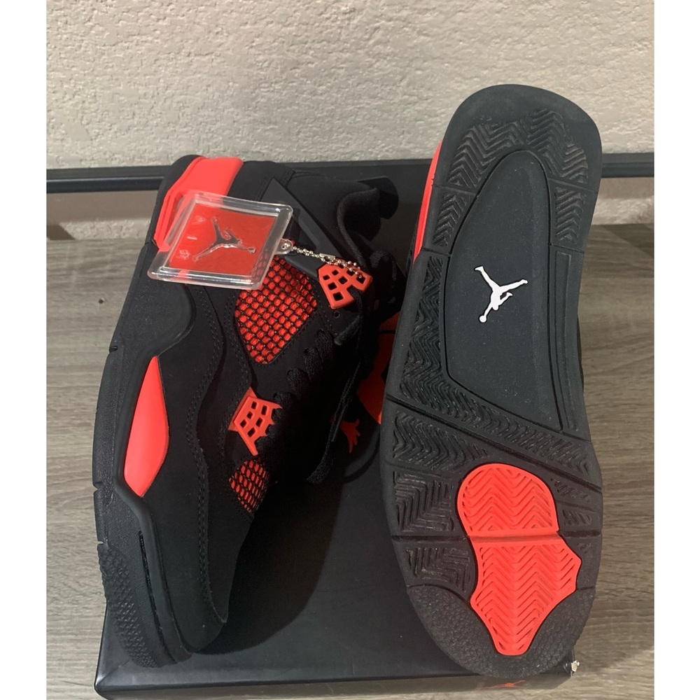 Air Jordan 4 Retro ‘Red Thunder’